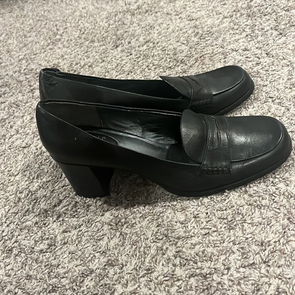 Never Worn Nickels Soft business heel - Picture 4 of 6